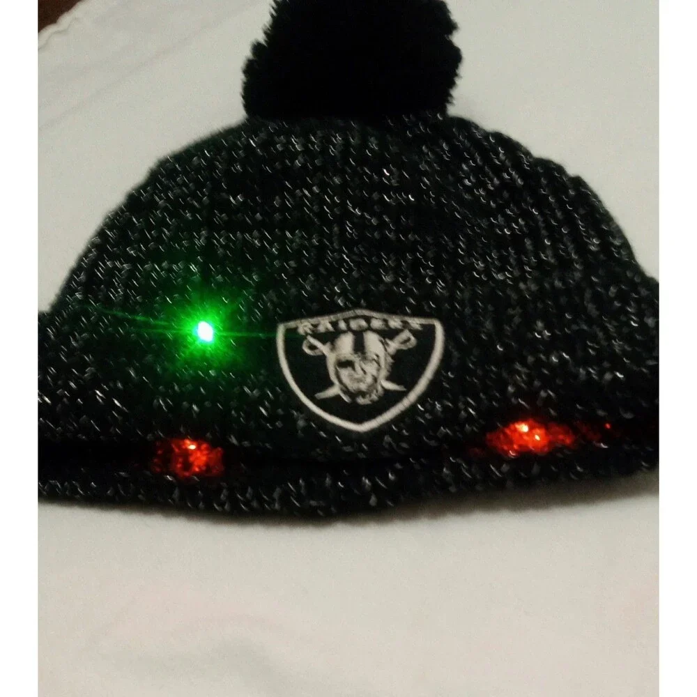 RAIDERS Light Up Beanie NFL Black Silver Sparkle LA Oakland Las Vegas Pom WORKS! - Picture 8 of 9